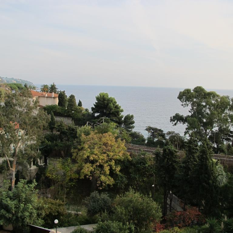 Residence "Le Golfe Bleu" Roquebrune-Cap-Martin Eksteriør billede